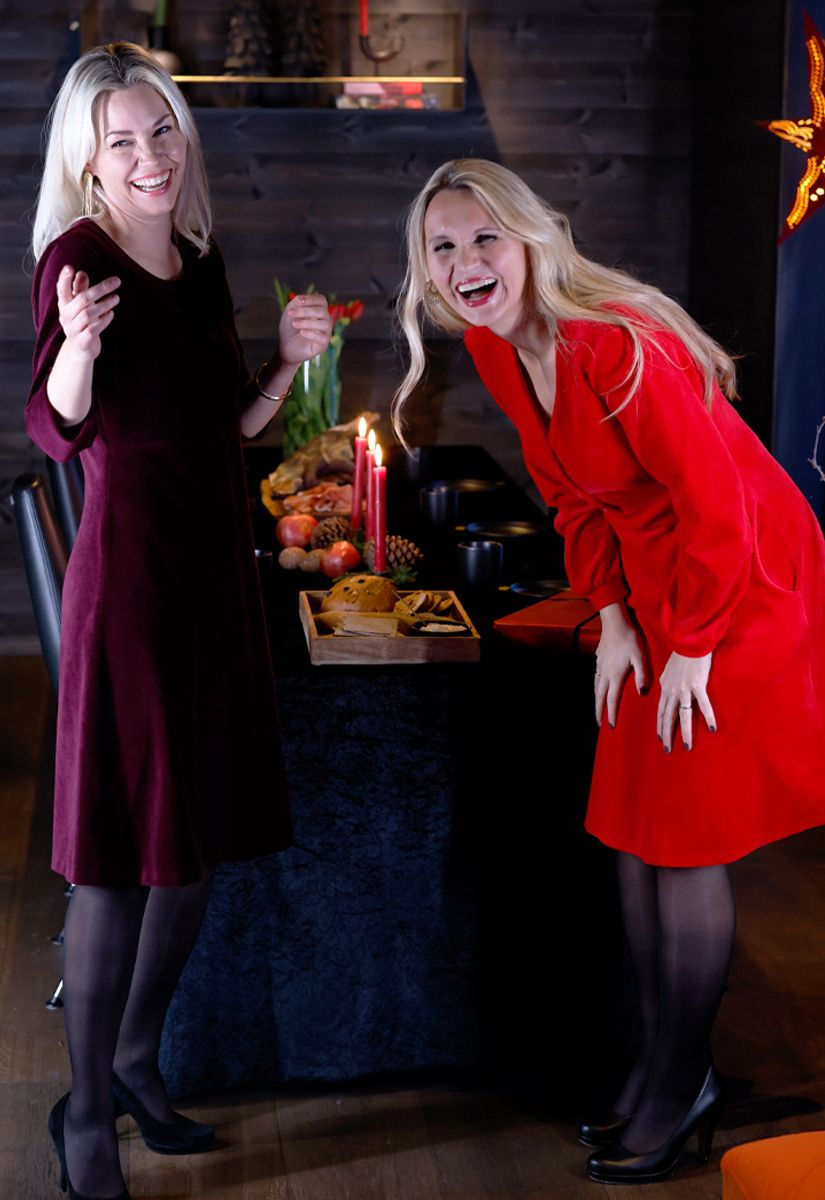 Janka red velvet dress