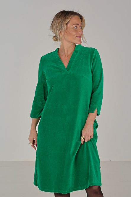 Main Image Saga green dress with pockets